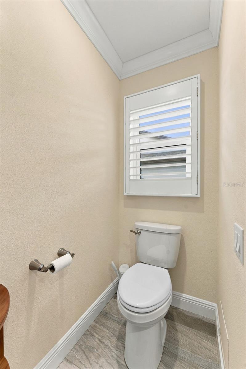 531 WALKER RD — photo 32