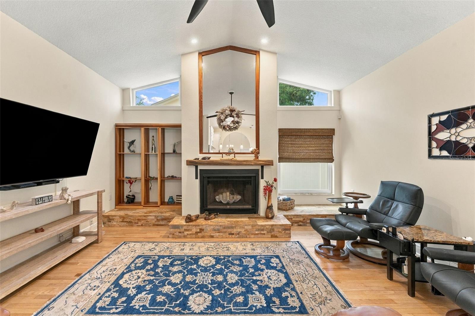 531 WALKER RD — photo 8