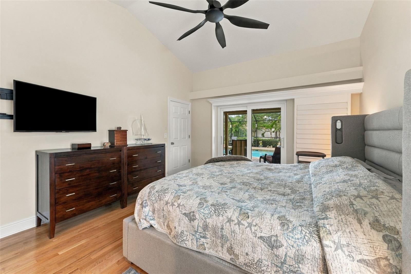 531 WALKER RD — photo 26