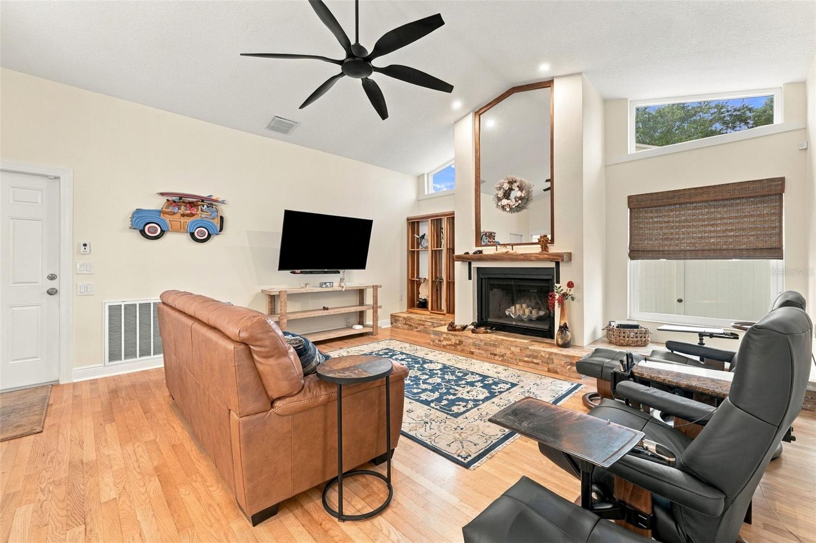 531 WALKER RD — photo 7