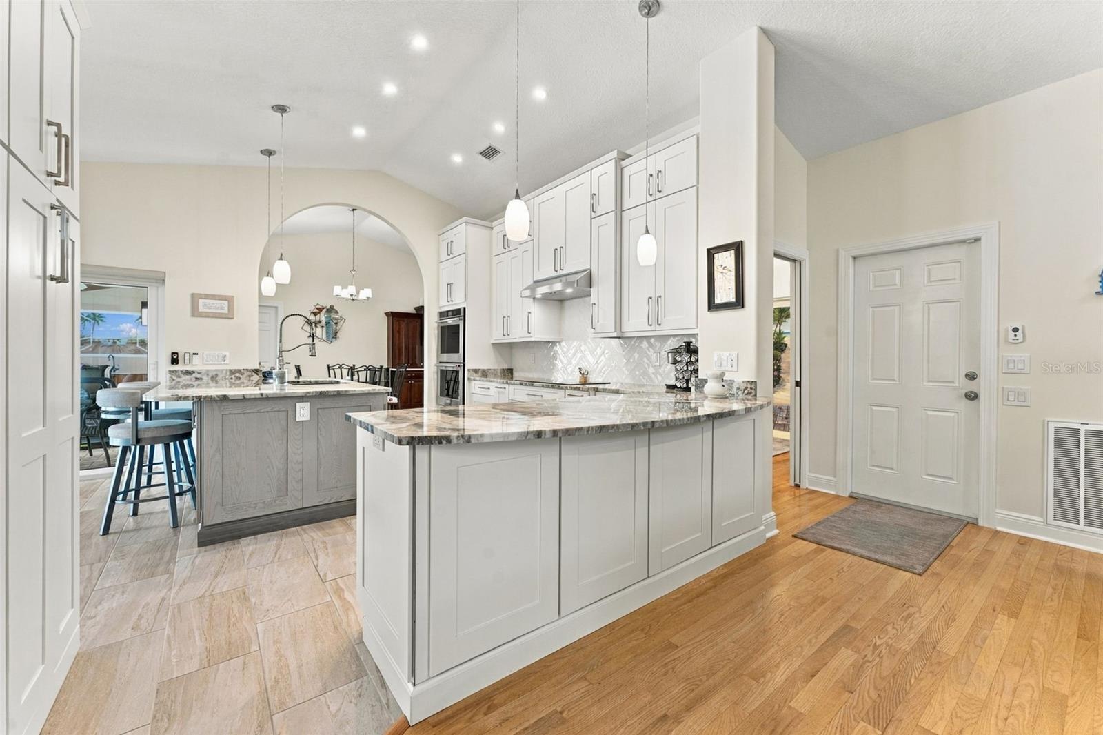 531 WALKER RD — photo 12
