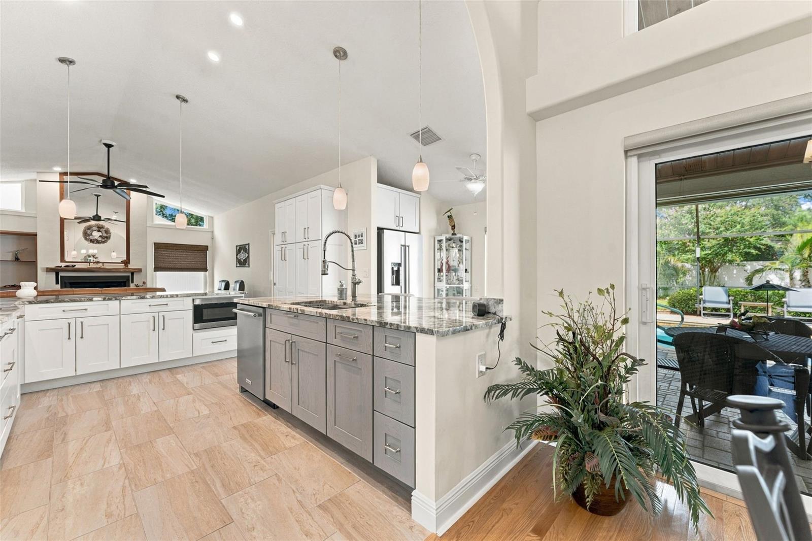 531 WALKER RD — photo 17