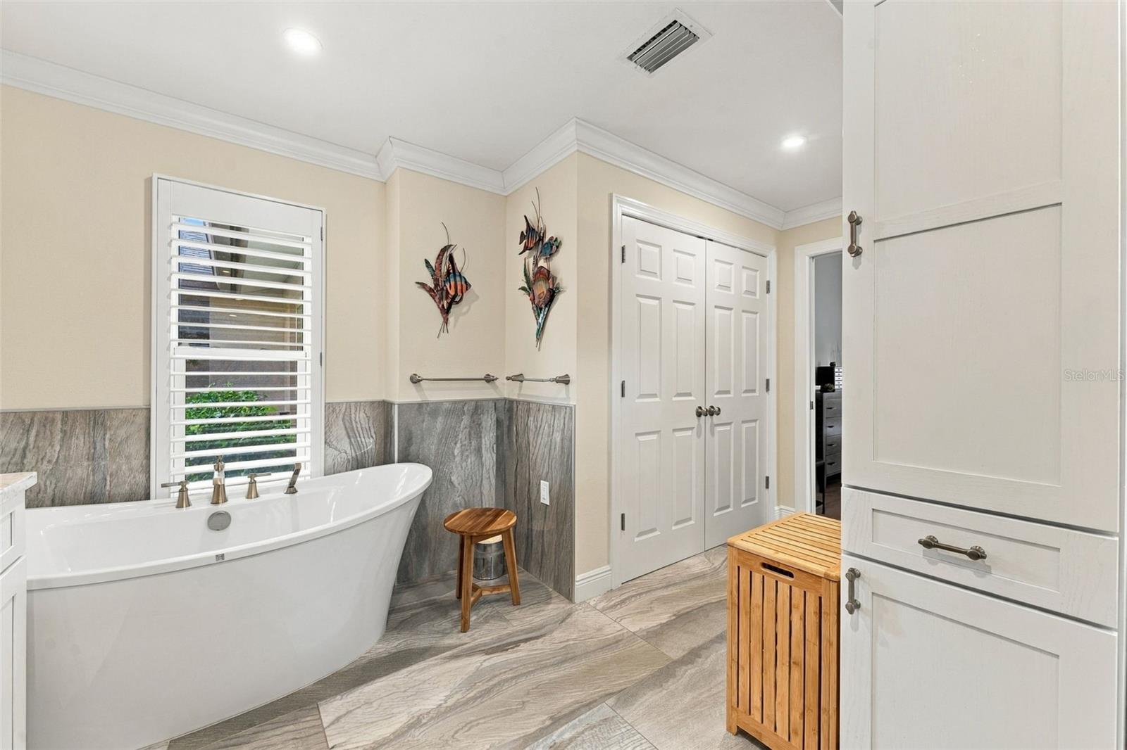 531 WALKER RD — photo 30
