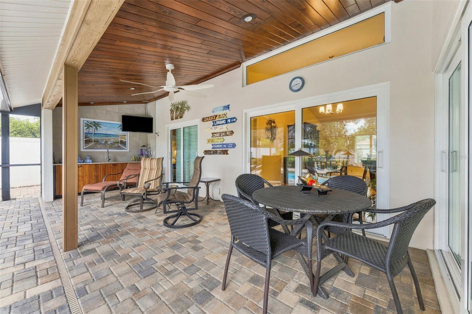 531 WALKER RD — photo 47