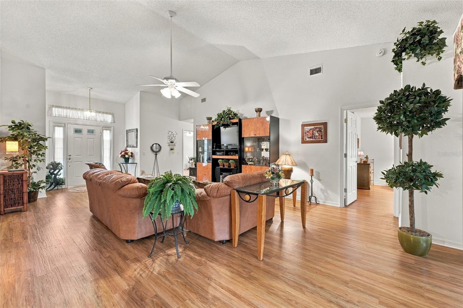 1202 WOLFORD DR — photo 4