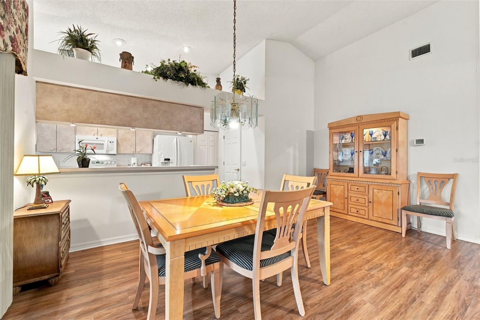 1202 WOLFORD DR — photo 8