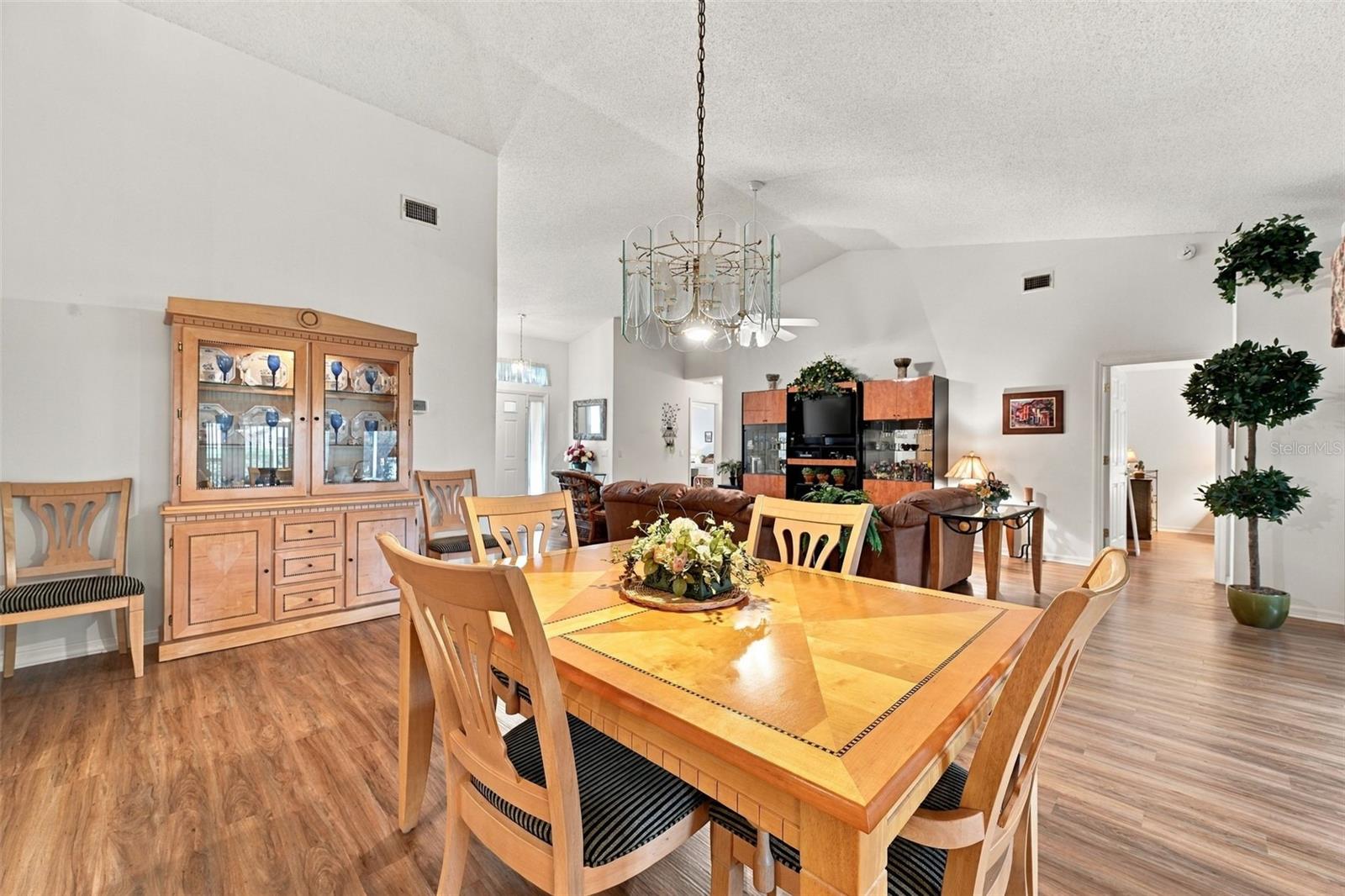 1202 WOLFORD DR — photo 9