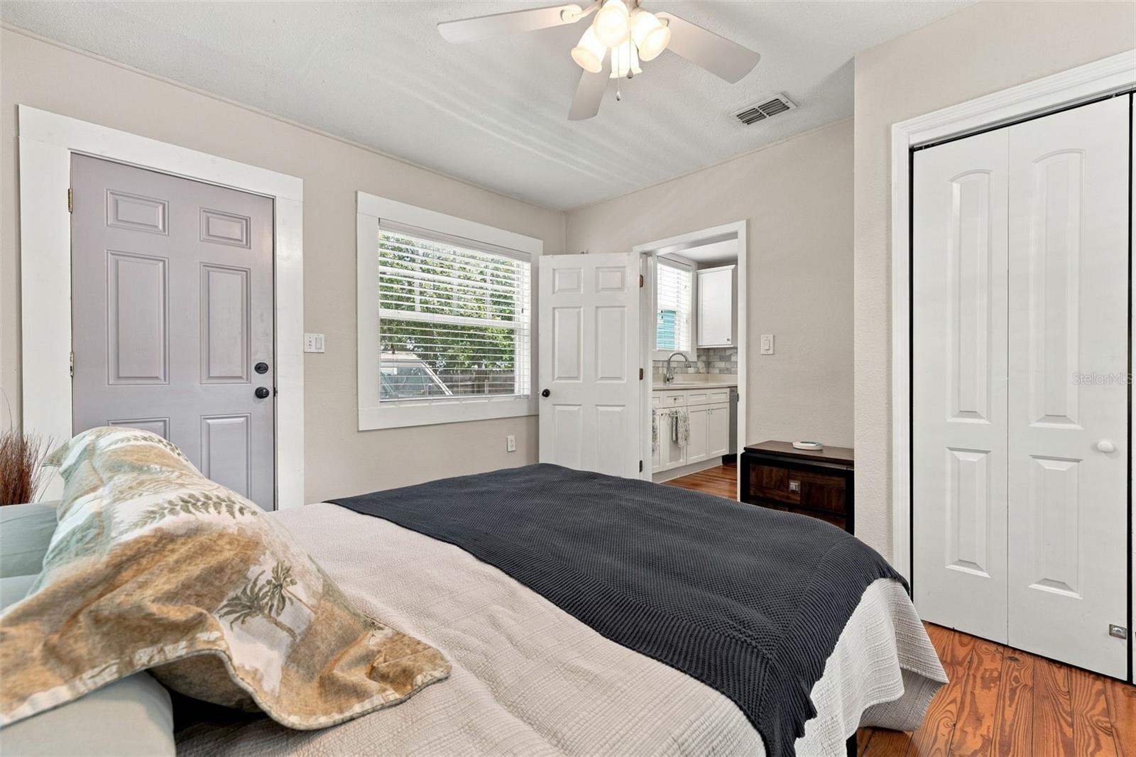 5916 N TAMPA ST — photo 12