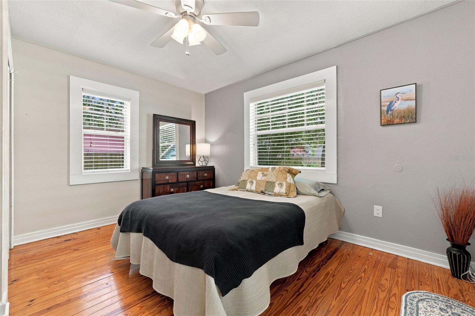 5916 N TAMPA ST — photo 11
