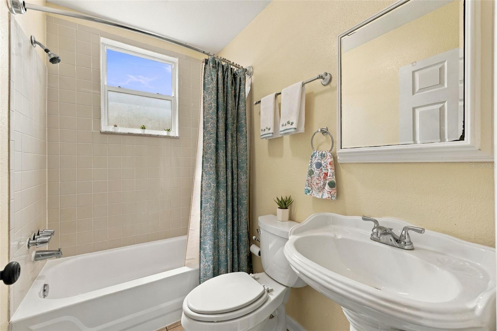 5916 N TAMPA ST — photo 15