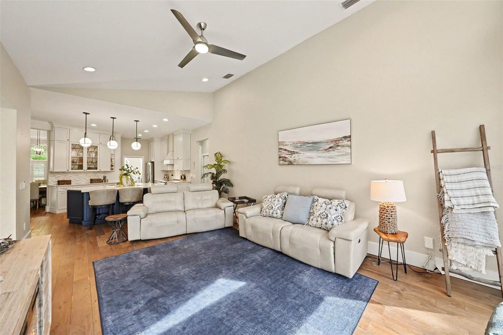 1021 W HENRY AVE — photo 4
