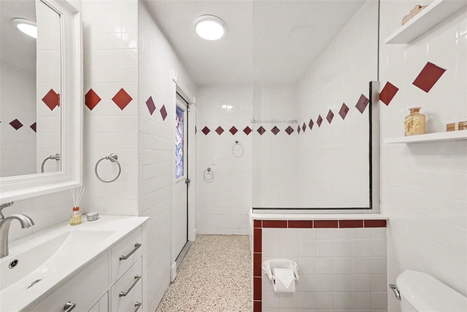 1021 W HENRY AVE — photo 34