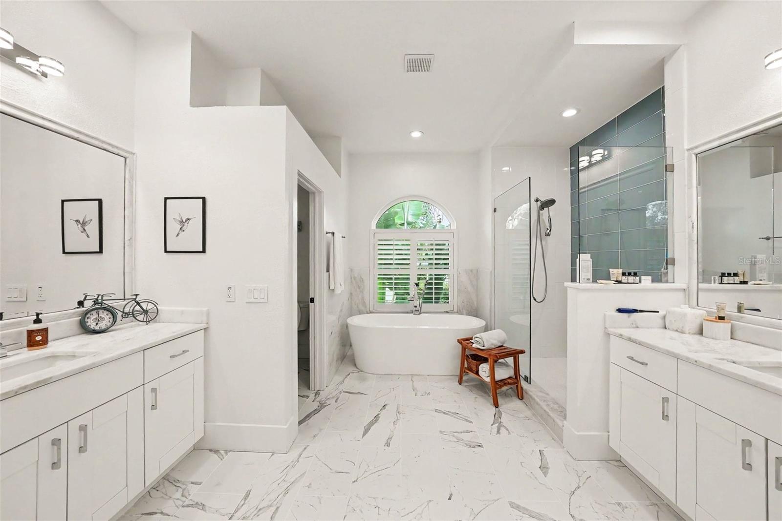 1021 W HENRY AVE — photo 22