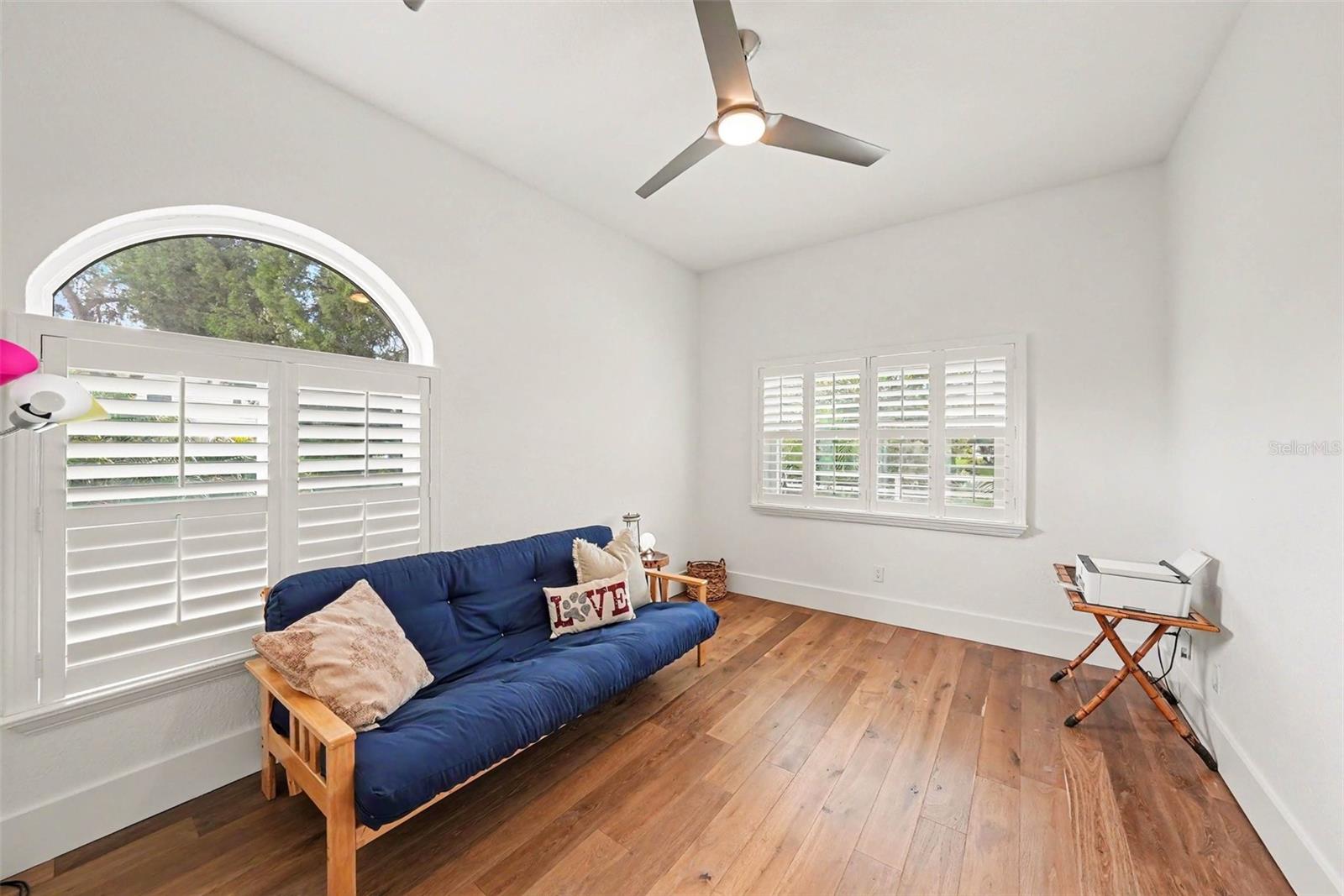 1021 W HENRY AVE — photo 26