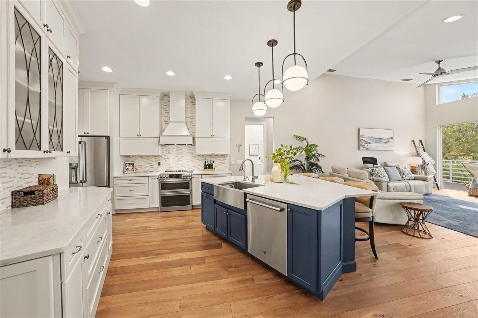 1021 W HENRY AVE — photo 14