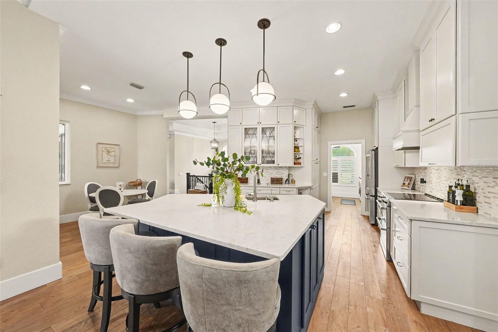 1021 W HENRY AVE — photo 13
