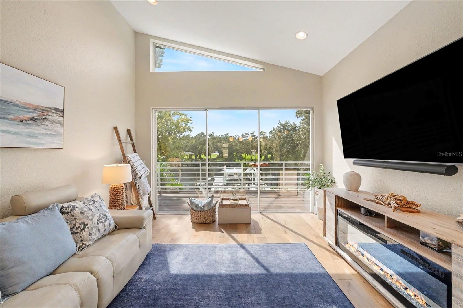 1021 W HENRY AVE — photo 7