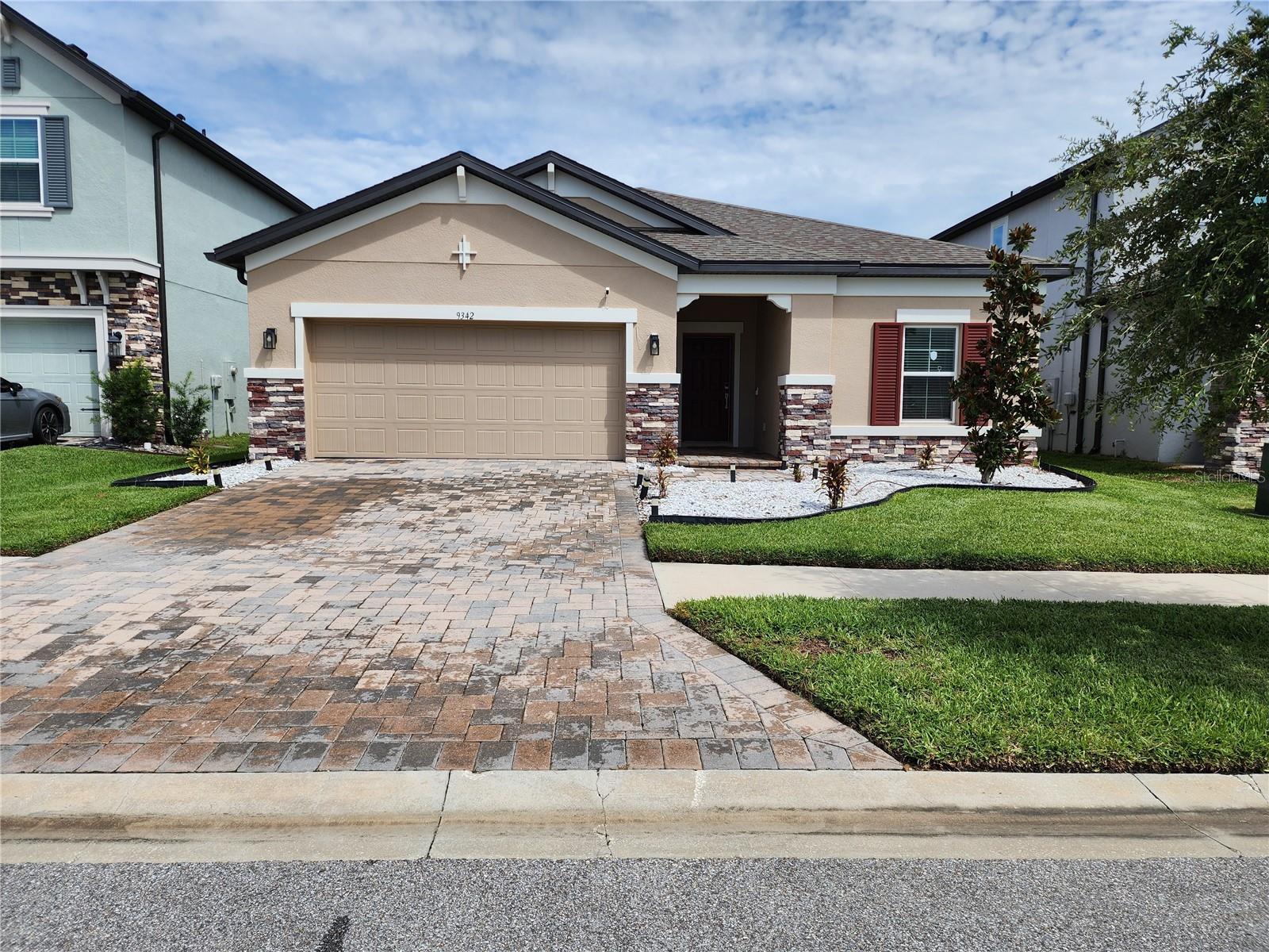 9342 CRESCENT RAY DR — photo 3