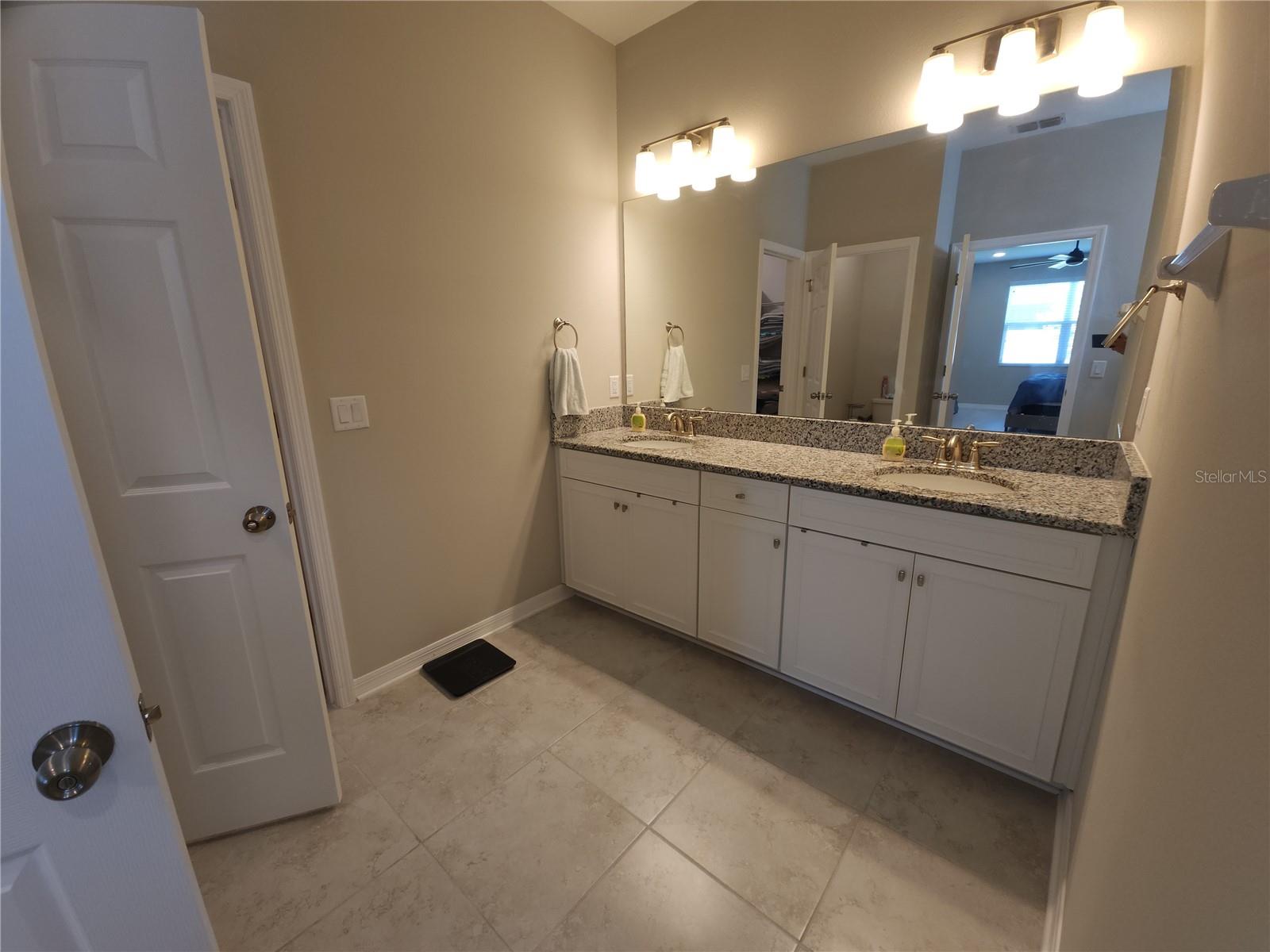 9342 CRESCENT RAY DR — photo 33