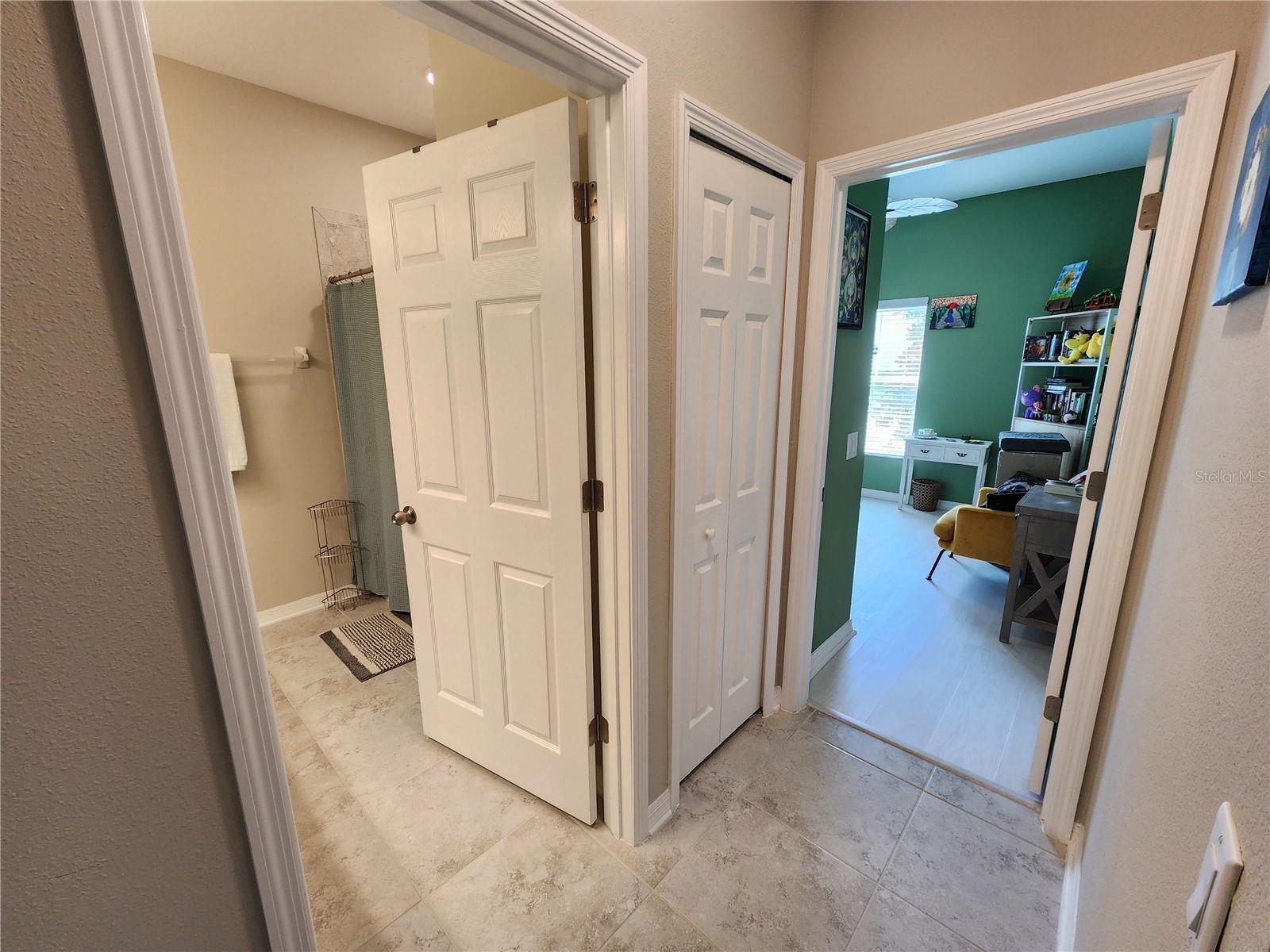 9342 CRESCENT RAY DR — photo 8