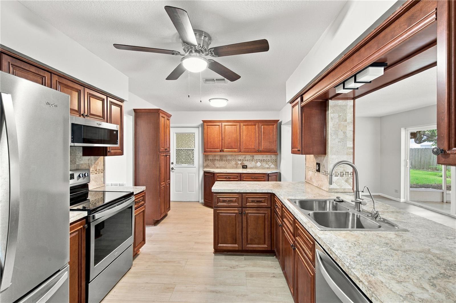 705 LEEWARD WAY — photo 8