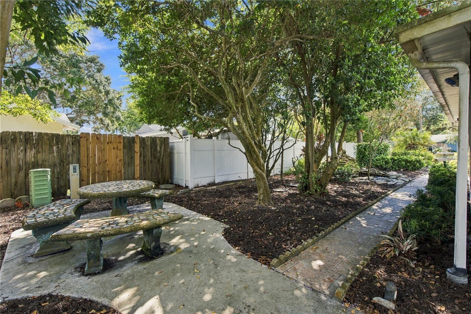 705 LEEWARD WAY — photo 37
