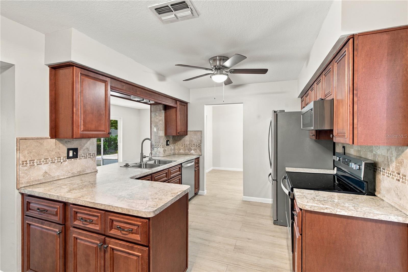 705 LEEWARD WAY — photo 10