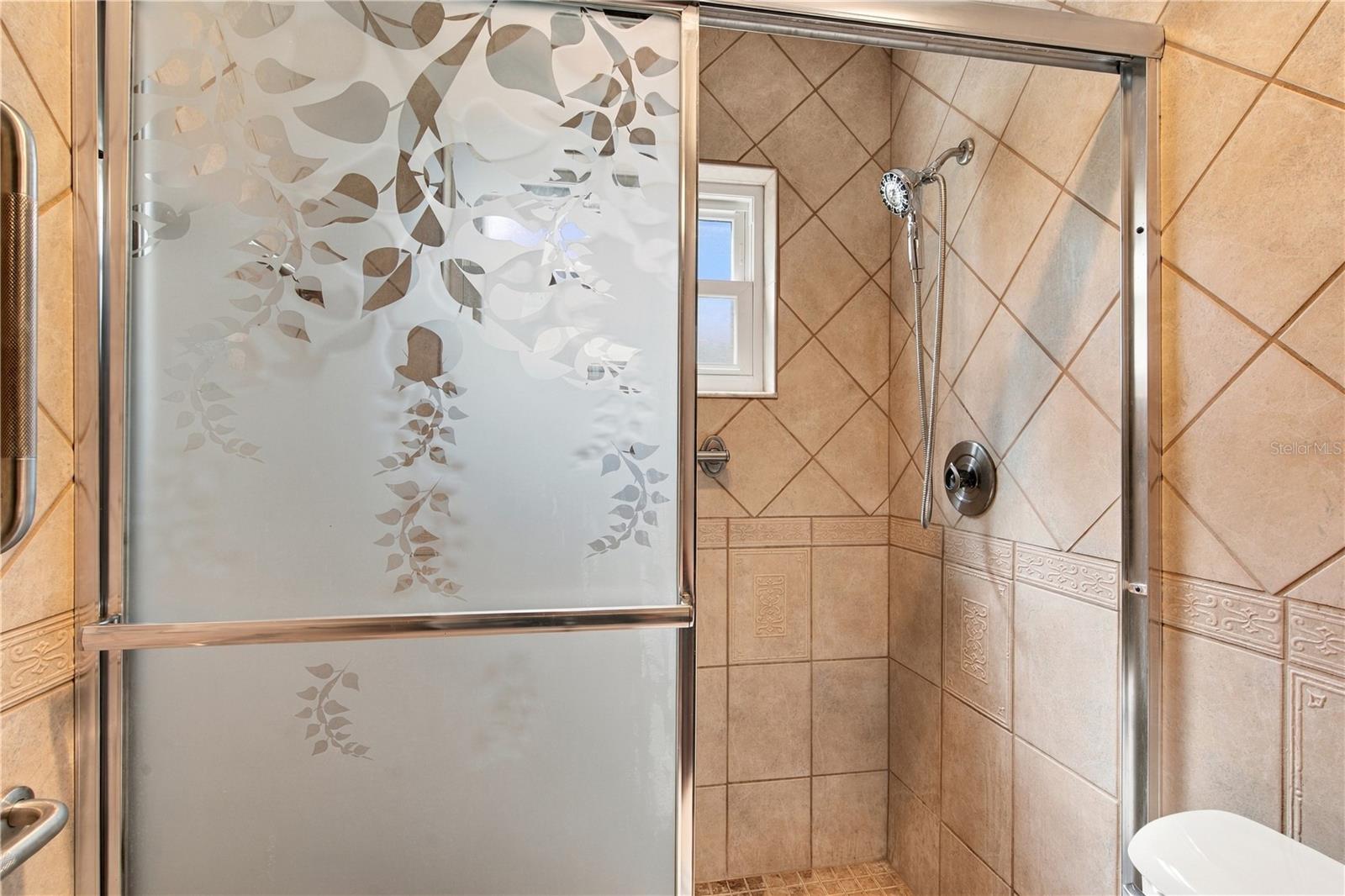 705 LEEWARD WAY — photo 28