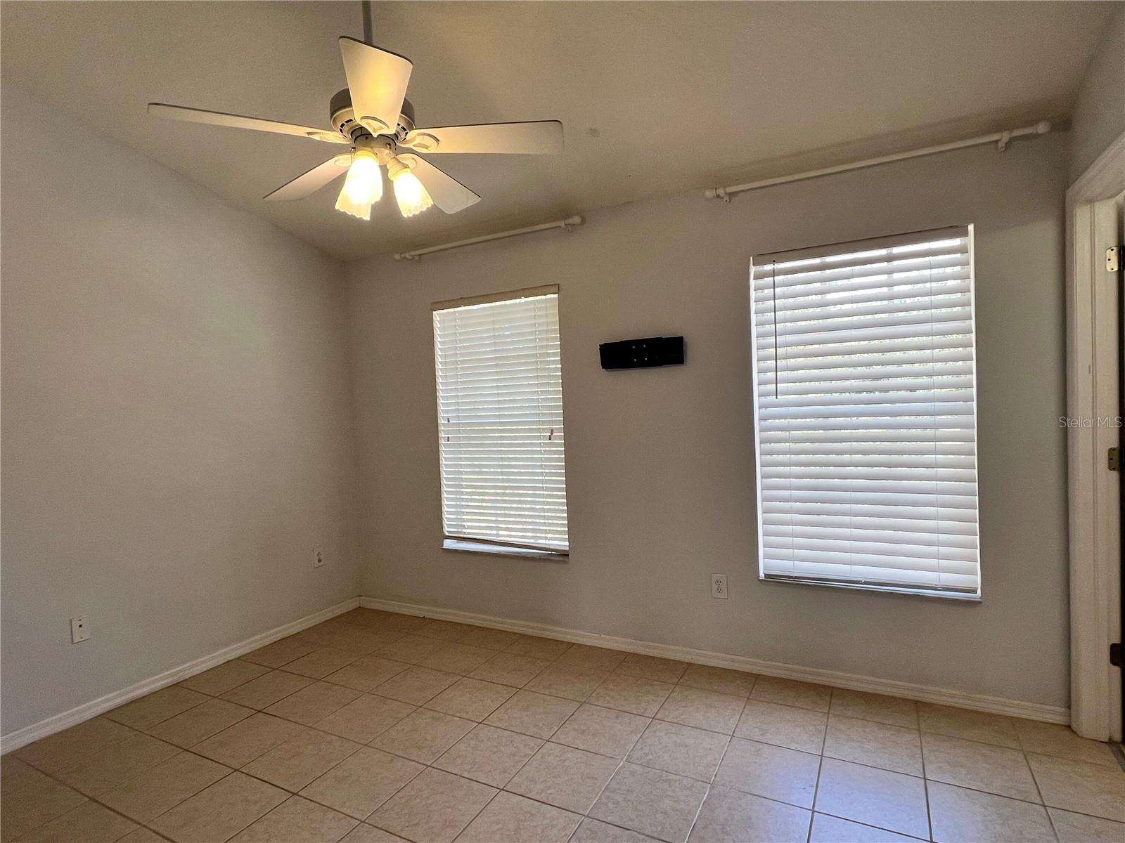 10008 TATE LN — photo 15