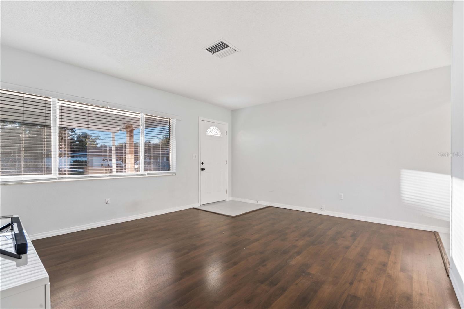 353 SHIRLEY AVE — photo 7