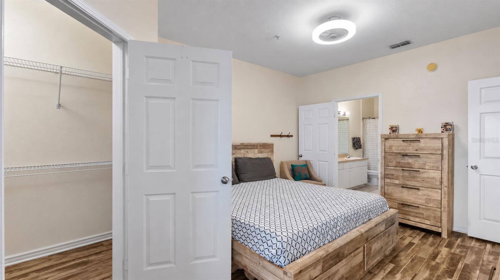 4333 BAYSIDE VILLAGE DR #320 — photo 38