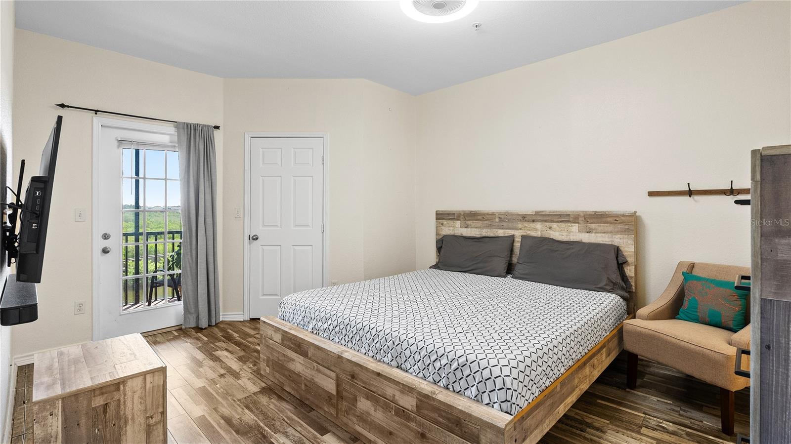 4333 BAYSIDE VILLAGE DR #320 — photo 35