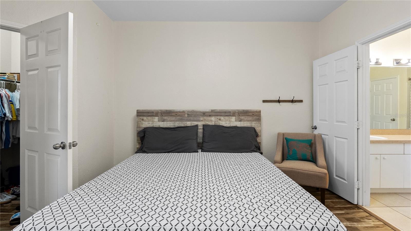 4333 BAYSIDE VILLAGE DR #320 — photo 39
