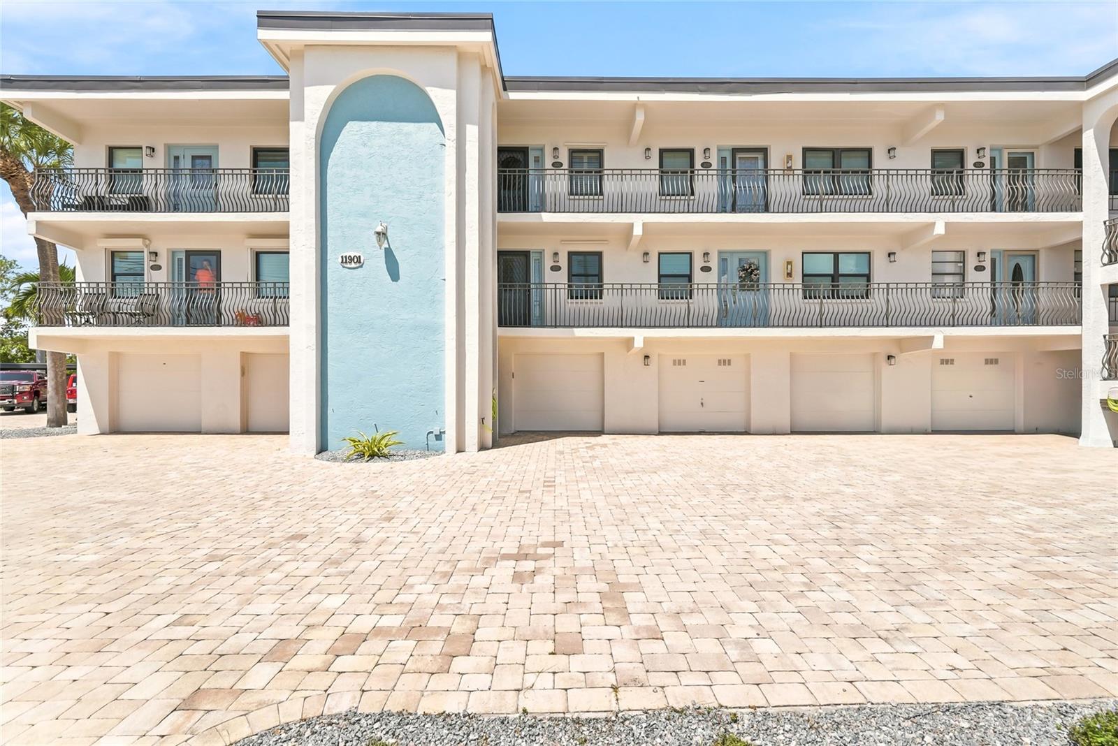 11901 LAGOON LN #202 — photo 6