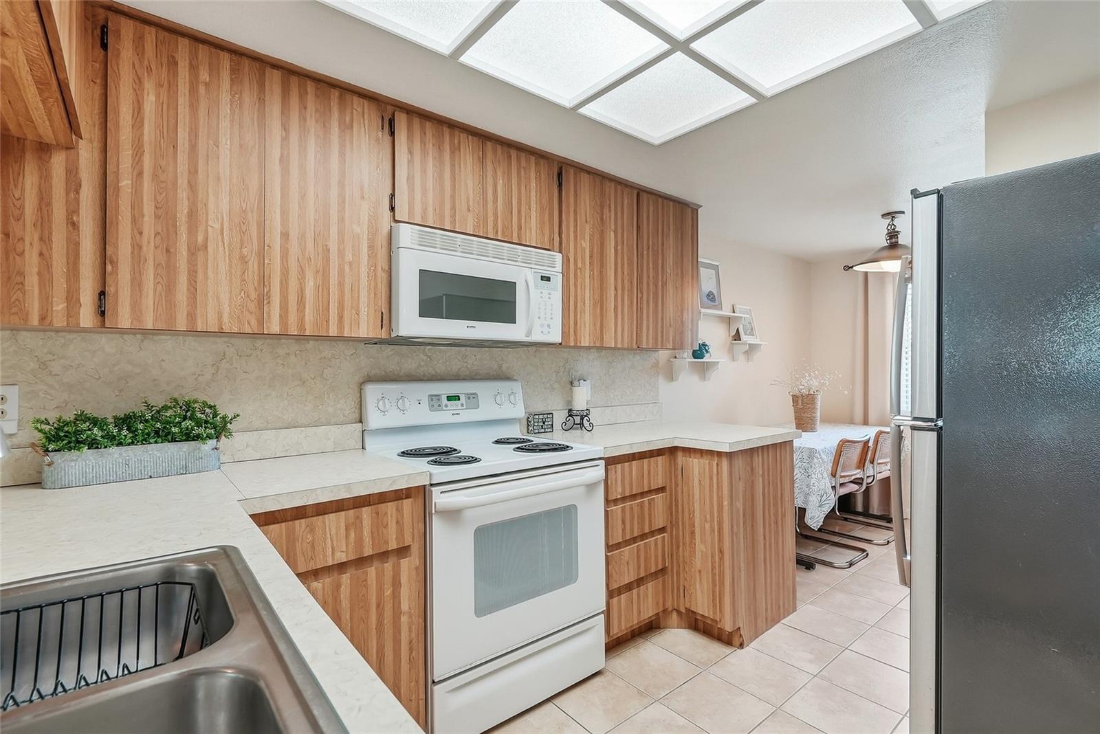 11901 LAGOON LN #202 — photo 21