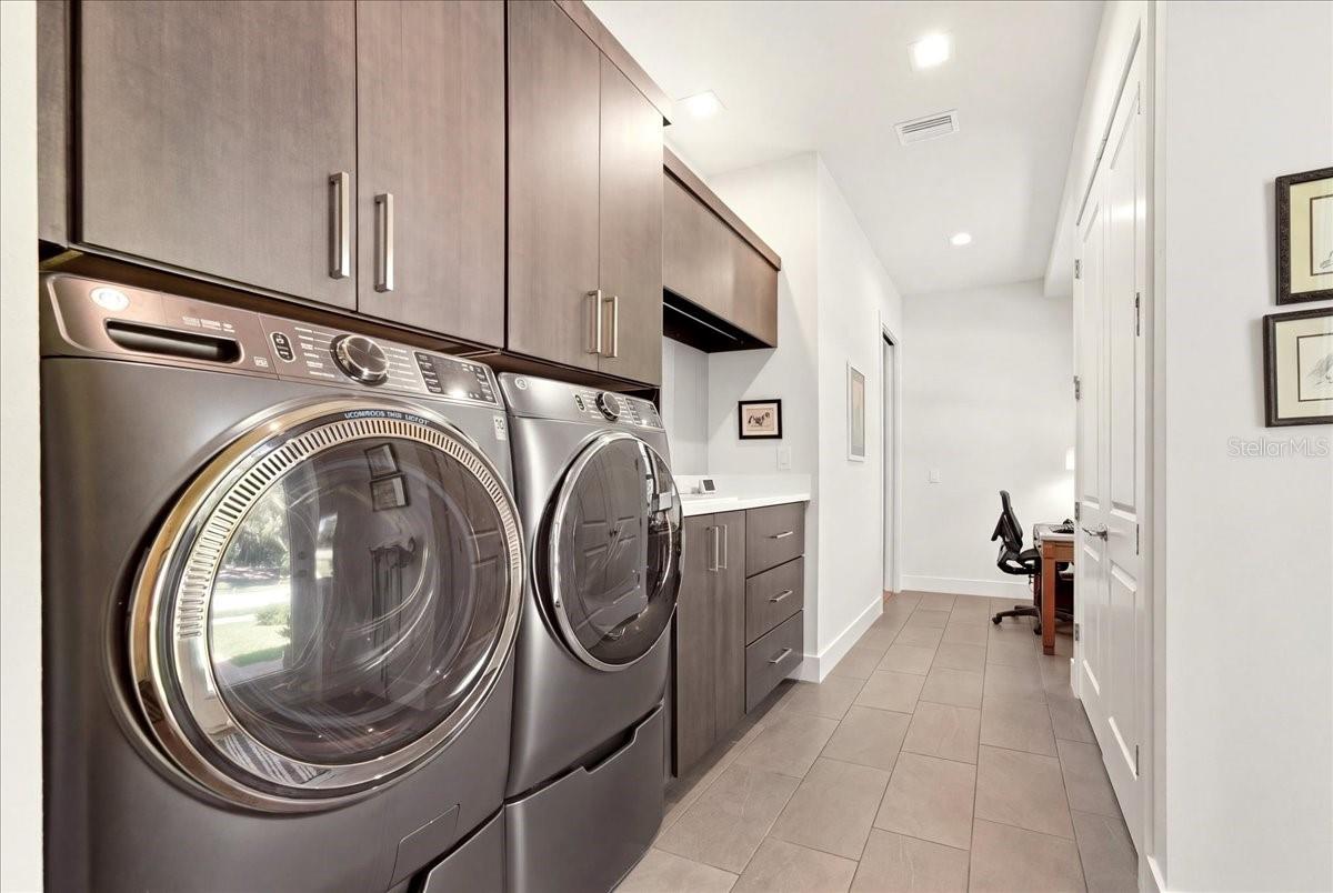 8877 COLONELS CT — photo 41