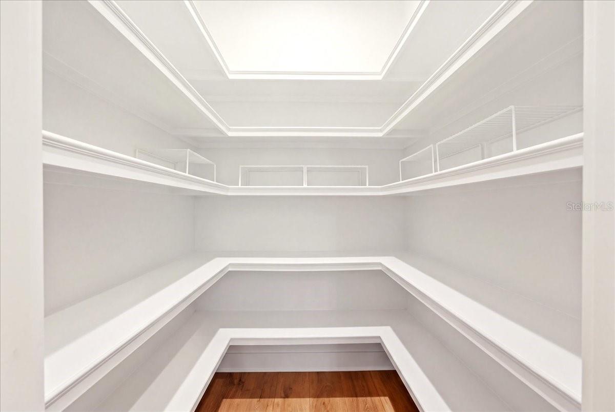 8877 COLONELS CT — photo 11