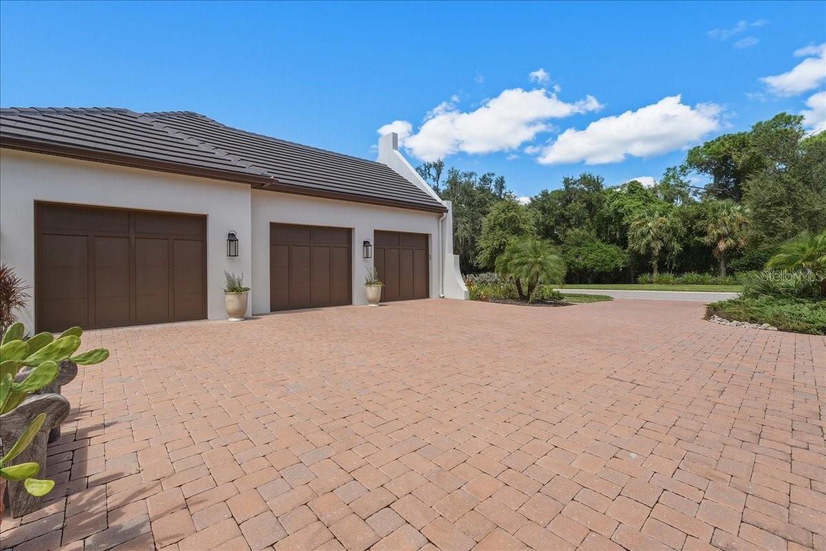 8877 COLONELS CT — photo 46
