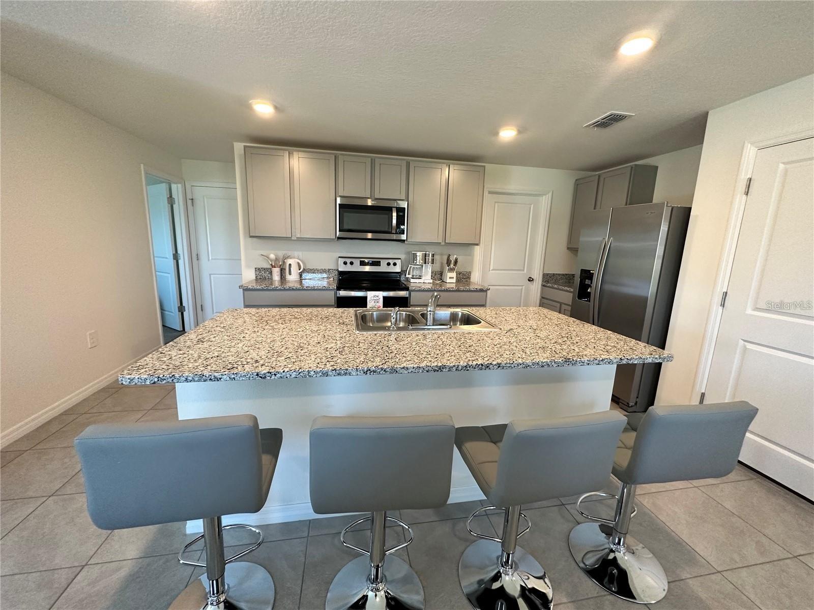 2907 ROCK SOUND ST — photo 3