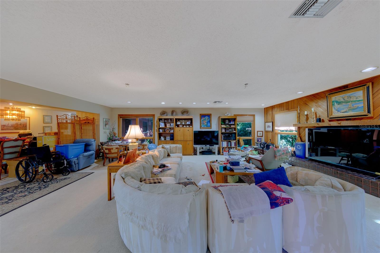 1105 WOODCREST AVE — photo 10