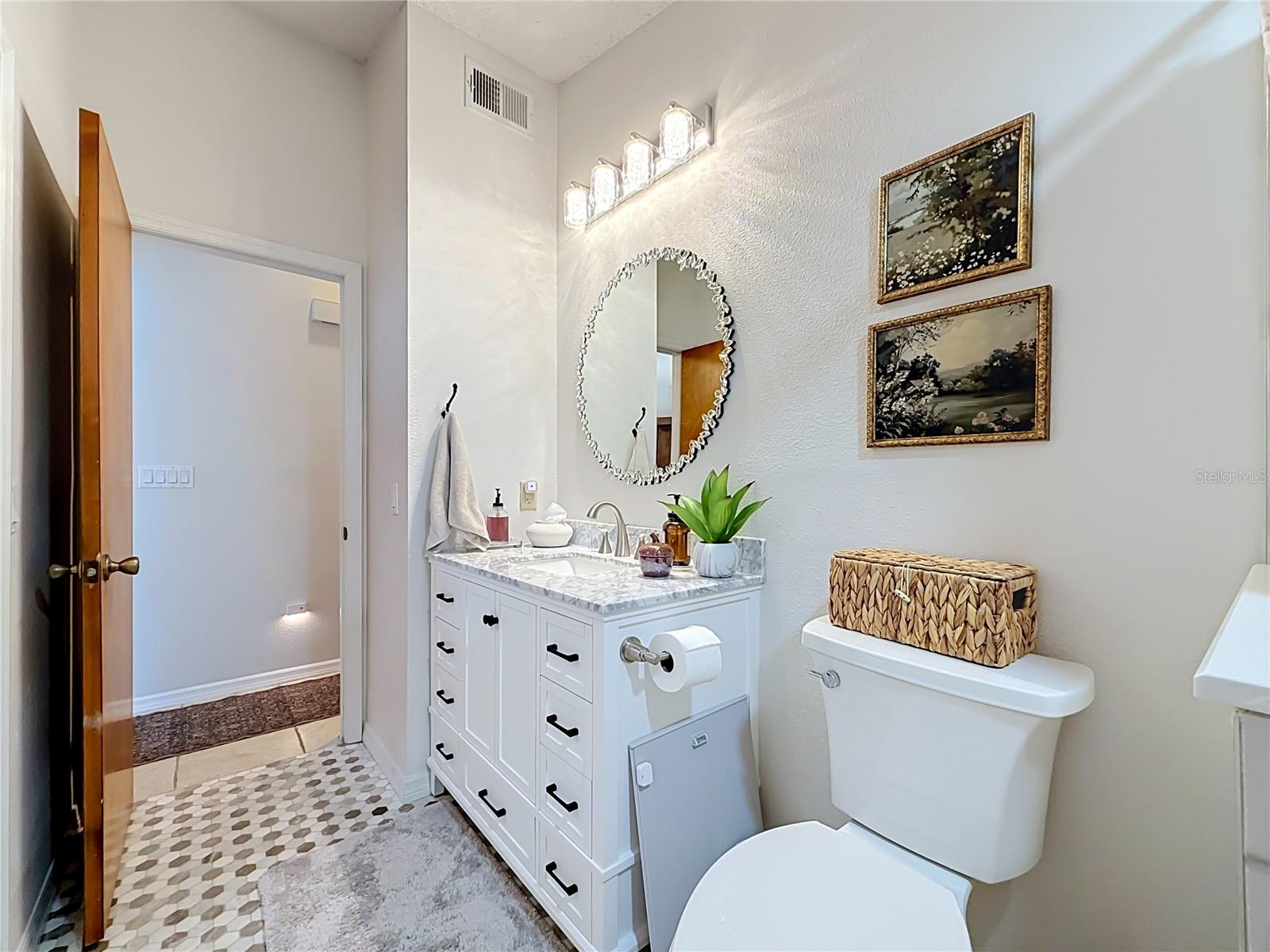 9238 TREE TOP LN — photo 36