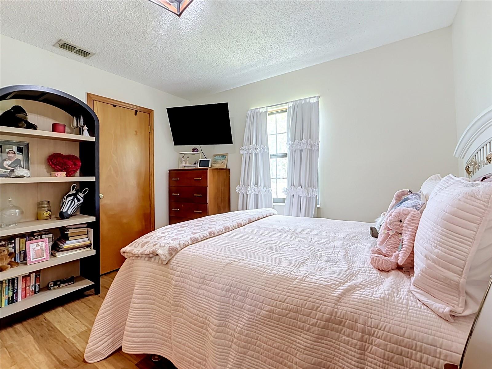 9238 TREE TOP LN — photo 39