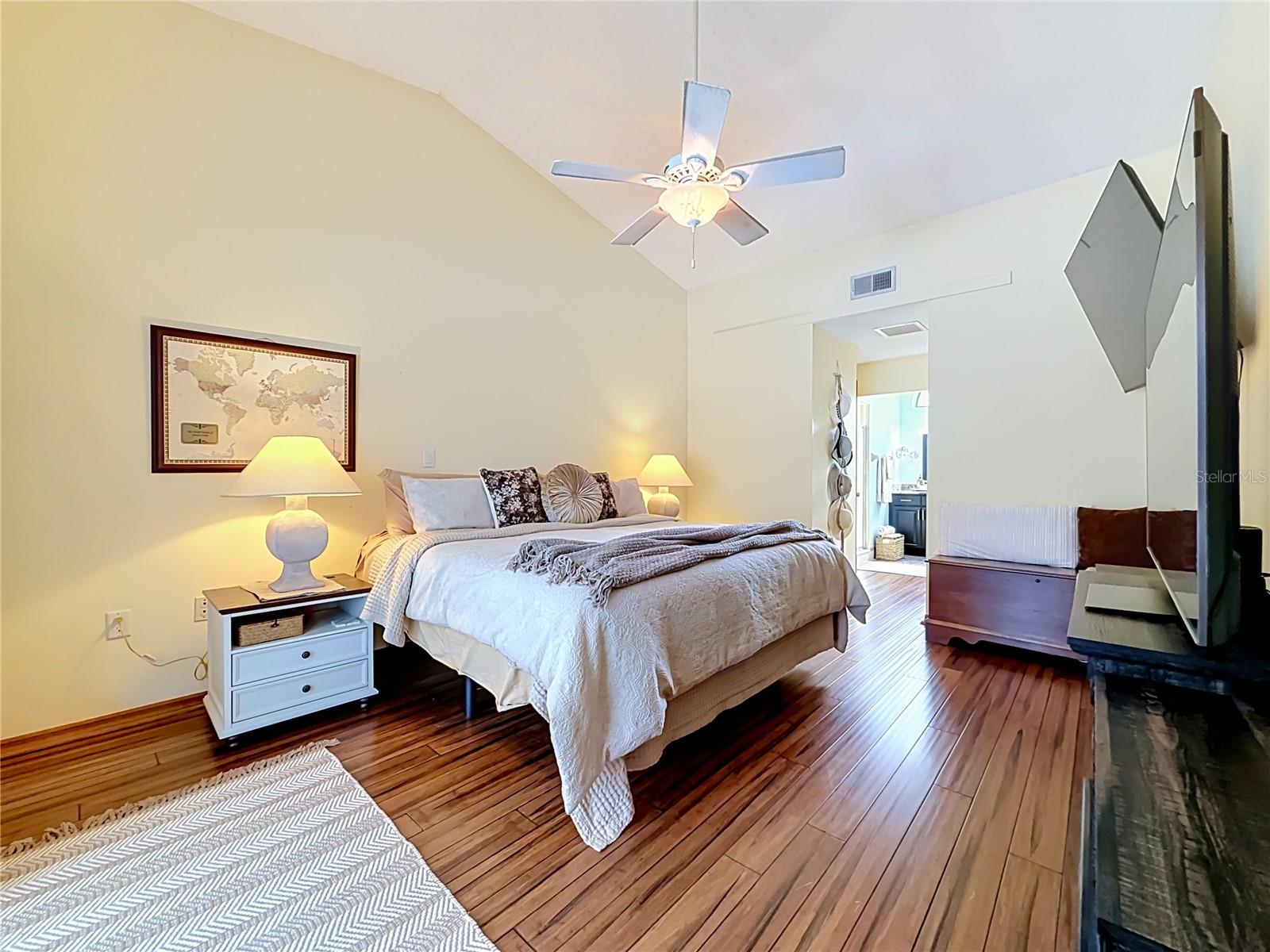 9238 TREE TOP LN — photo 41