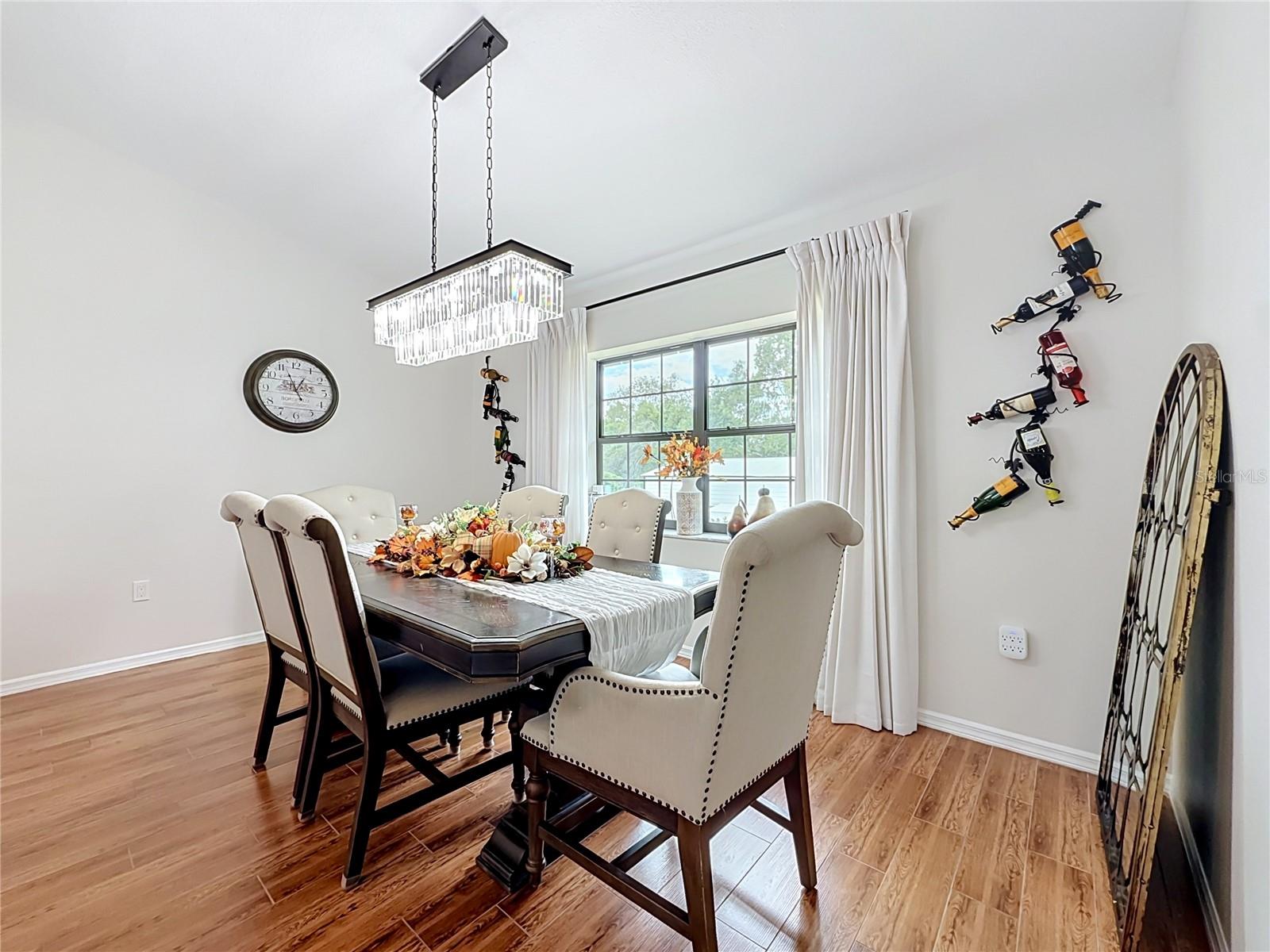 9238 TREE TOP LN — photo 28