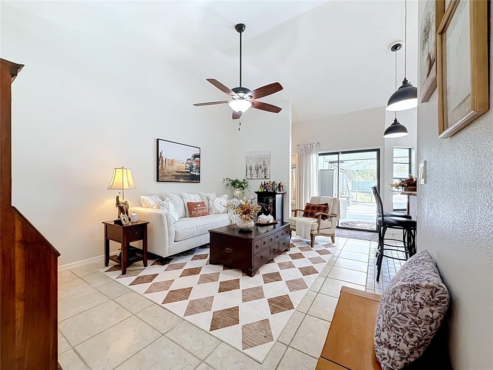 9238 TREE TOP LN — photo 9