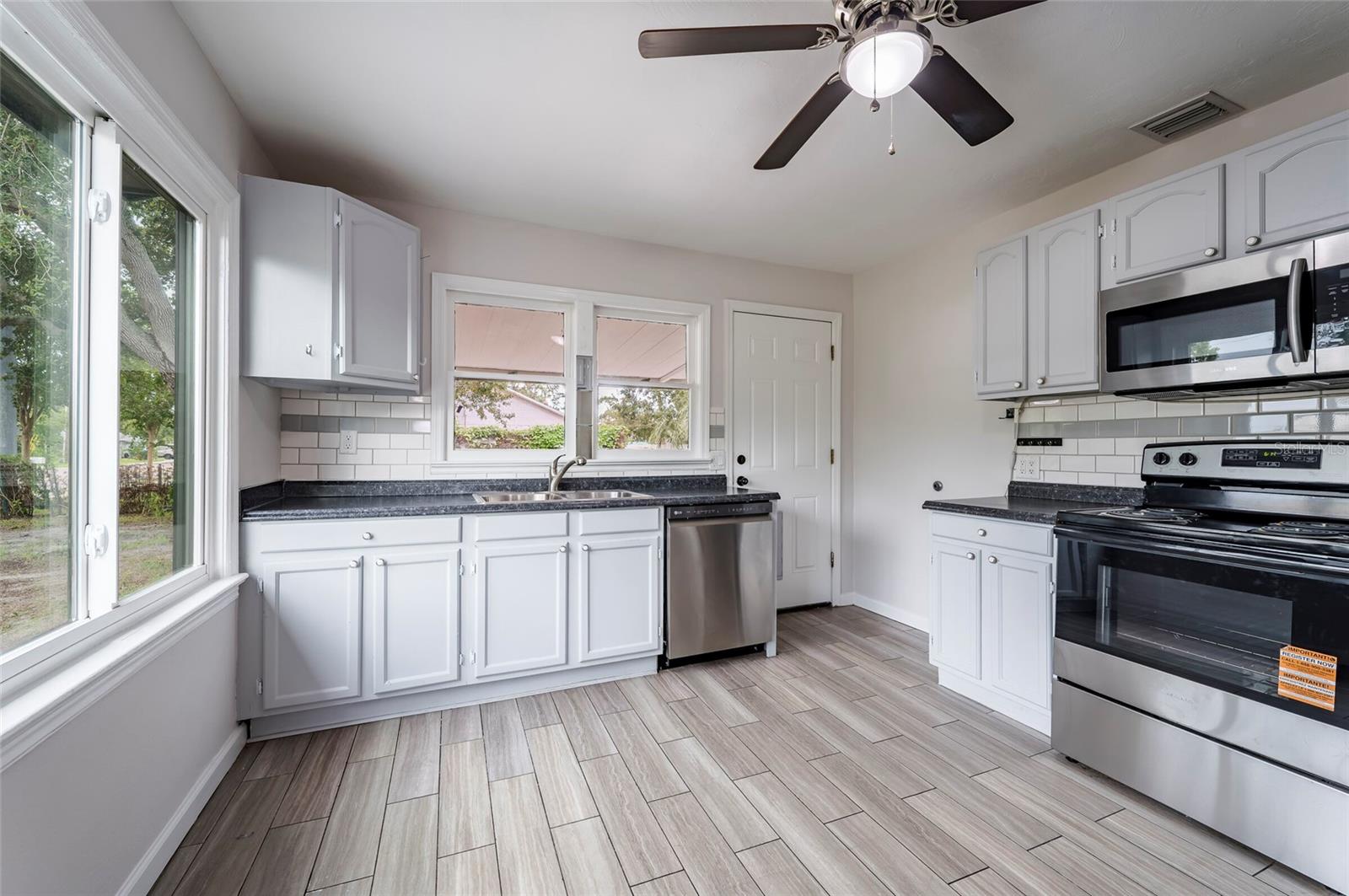 1700 TROTTER RD — photo 10