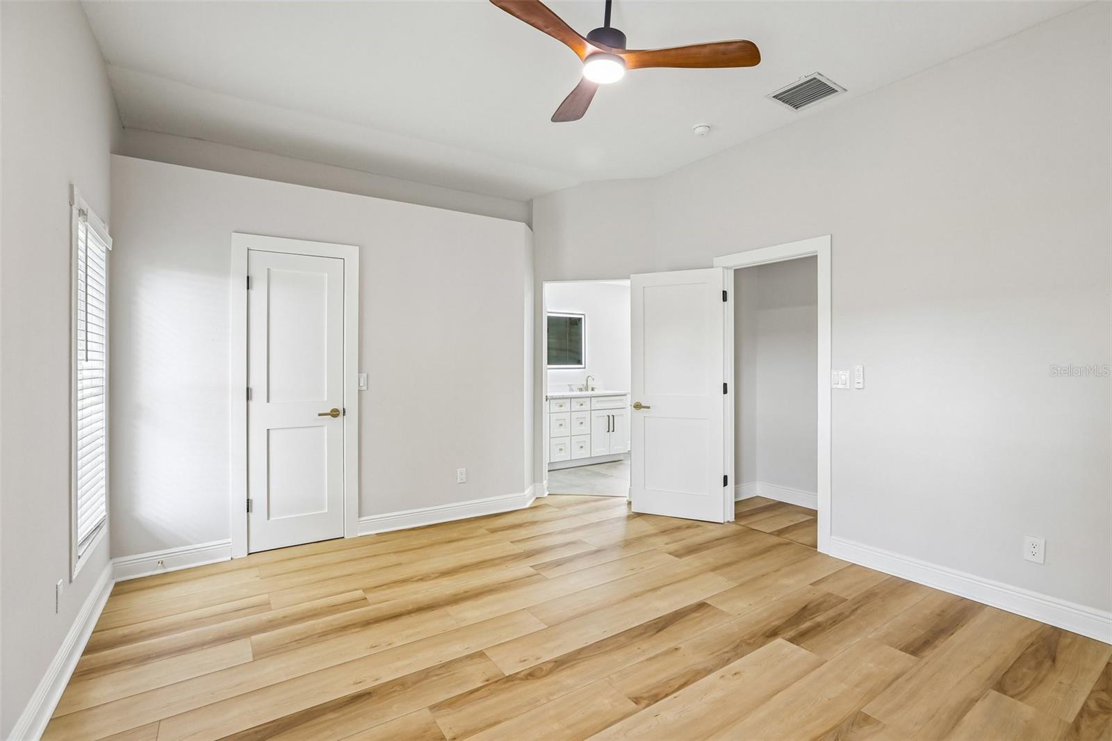 2455 HICKMAN CIR — photo 20