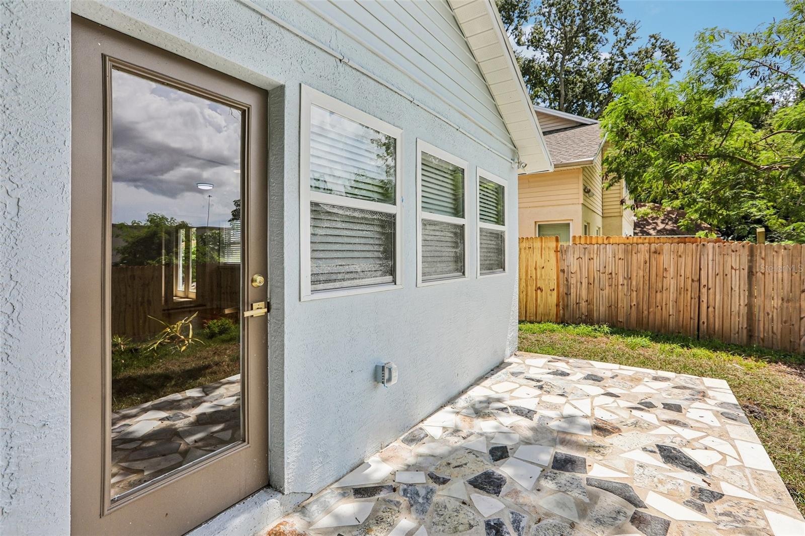 2455 HICKMAN CIR — photo 42