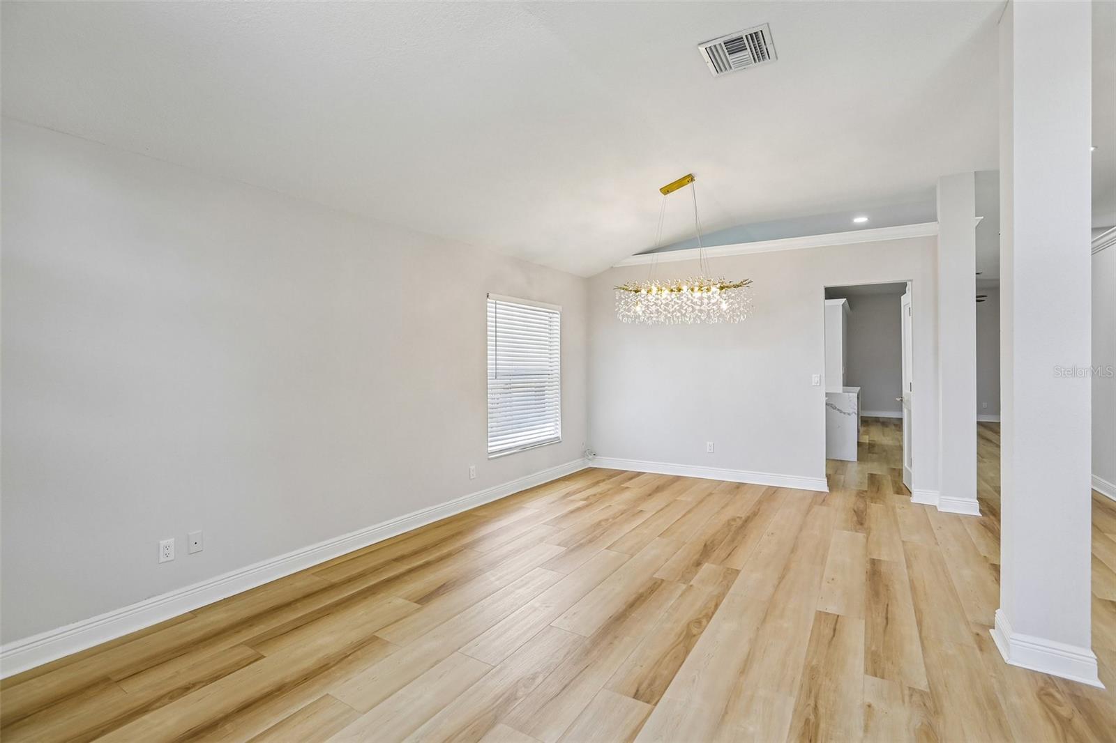 2455 HICKMAN CIR — photo 16