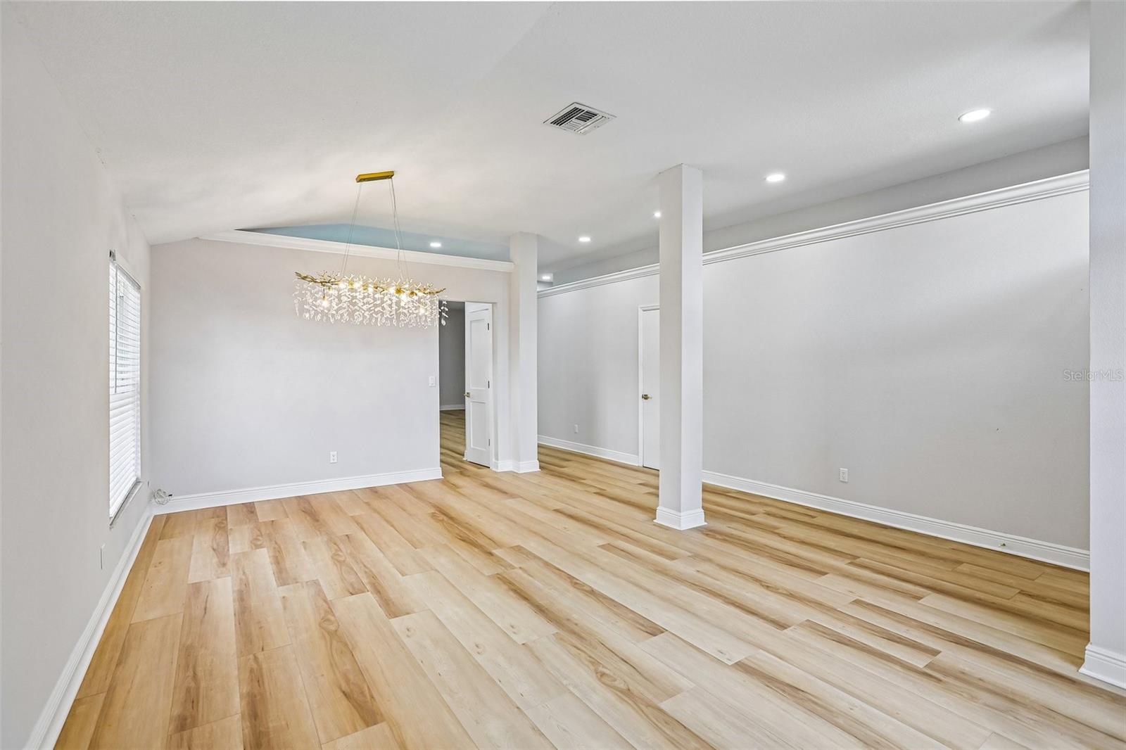 2455 HICKMAN CIR — photo 15